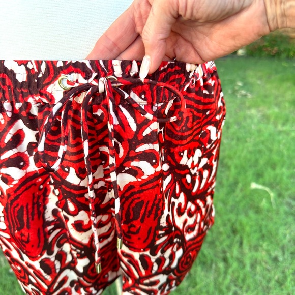 💖 Michael Kors Red/Cream/Black Floral Satin Shorts - Picture 7 of 16